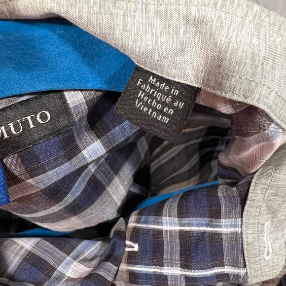 Button Down - Picture 4 of 5